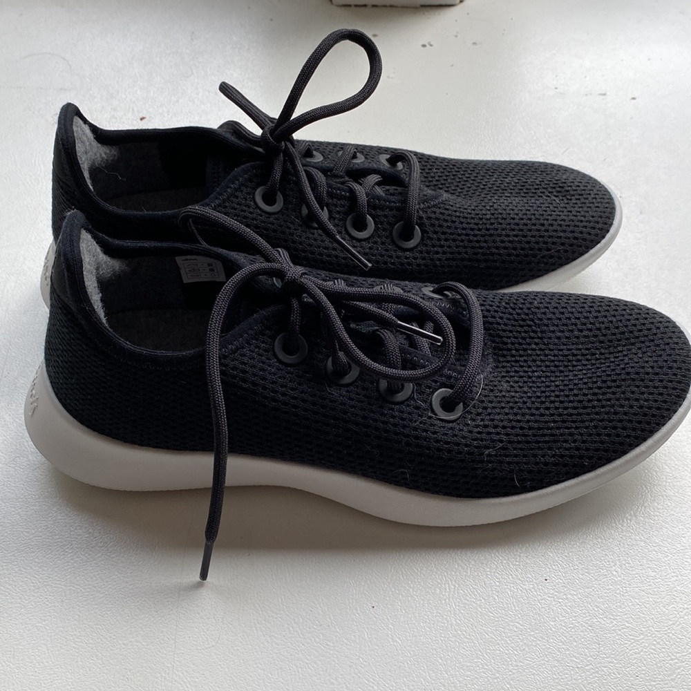 Allbirds Black Sneakers Women’s Sz 10 New